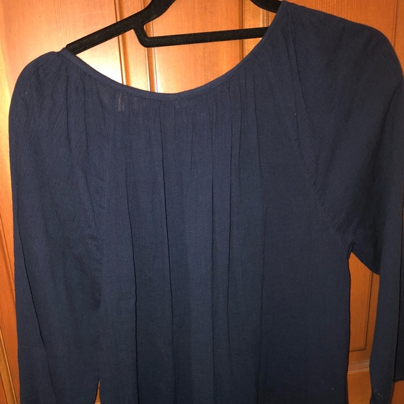 long sleeve loose shirt with detailing on the hem - Picture 2 of 3